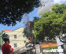 Cột điện phát nổ, bốc cháy ngùn ngụt ở Huế