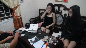 Tàng trữ ma tuý, 2 thiếu nữ xinh đẹp xứ Huế bị bắt trong đêm
