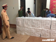 Xe container chất 15.000 bao thuốc lá lậu chở vào miền Nam tiêu thụ