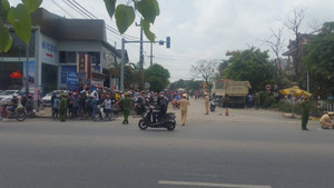 Đèn giao thông không hoạt động: Xe tải tông chết 2 phụ nữ