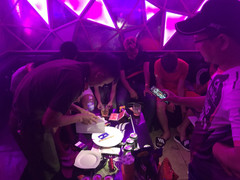 Gần 50 cặp nam nữ thuê phòng karaoke cùng nhau 'phê' ma túy