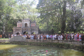 Ảnh: Chùa Từ Hiếu chật kín người đến mừng thọ Thiền sư Thích Nhất Hạnh