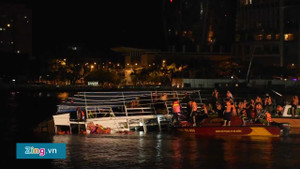 Clip: Tàu du lịch chở hàng chục người lật úp trên sông Hàn