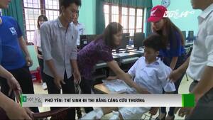 Thí sinh đi thi bằng cáng cứu thương