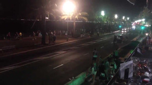 Pháp: Xe tải khủng bố lao vào đám đông đang xem pháo hoa, 73 người chết