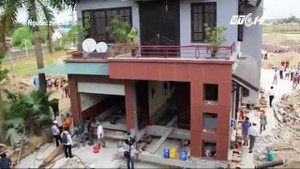 'Thần đèn' ở Nghệ An gặp sự cố khi di dời biệt thự 800 tấn