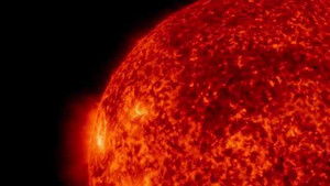 Sóng lửa dữ dội phun trào trong bão mặt trời mạnh nhất năm 2016