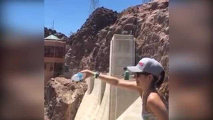 Kinh ngạc cảnh rót nước chảy ngược lên trời mà không dùng tiểu xảo