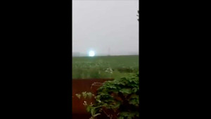 Quả cầu lửa kỳ lạ sáng lóa trên bầu trời Siberia