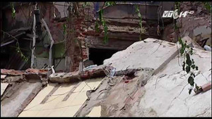 Nhà 4 tầng sập vì hàng xóm đào móng: Ai phải chịu trách nhiệm?