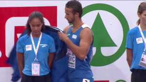 Hành động 'soái ca' của VĐV điển trai gây 'sốt' cộng đồng mạng