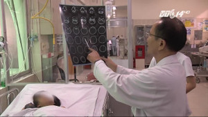 TP.HCM: Chơi một mình, bé gái 8 tuổi rơi từ lầu 4 xuống đất