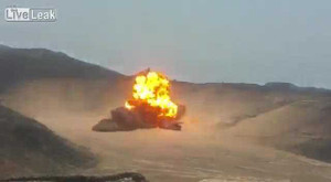 1,5 tấn mìn của phiến quân Houthi nổ tung giữa sa mạc