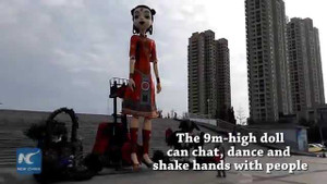 Chiêm ngưỡng búp bê khổng lồ, cao như nhà 3 tầng ở Trung Quốc