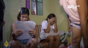 Công nghiệp tình dục ảo ở Philippines: Bố mẹ dùng chính thân xác con để kiếm tiền