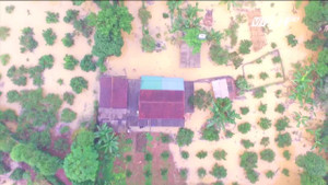 Mưa lũ ở miền Trung: Ít nhất 22 người chết, hơn 100.000 ngôi nhà bị nhấn chìm