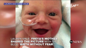 Chân dung bé gái được mệnh danh 'Hạnh phúc nhất thế giới'