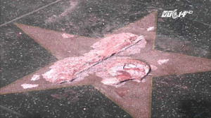 Ngôi sao của Donald Trump ở đại lộ danh vọng bị phá nát