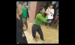 Người Quảng Bình say sưa múa hát trong 'đám cưới lụt' có một không hai