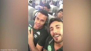 Cầu thủ Brazil quay clip ngồi trên máy bay trước khi gặp nạn ở Colombia