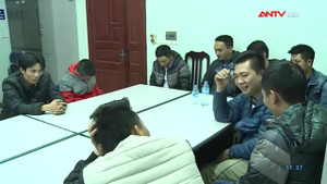 Clip: Theo chân công an triệt phá đường dây cá độ bóng đá 'khủng' giữa mùa AFF Cup