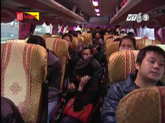 Clip: Tài xế xe khách chở quá số người quanh co chối tội