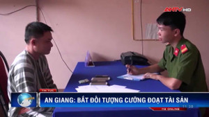 Bắt giữ gã trai chụp ảnh nóng người yêu để tống tiền khi chia tay