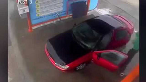 Khi tài xế ‘sạch sẽ nhất quả đất’ rửa xe