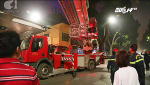 Hà Nội: Xe thang chữa cháy giải cứu bà bầu sinh non trên tầng 4
