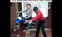 Người 'siêu năng lực' có biệt tài xếp cân bằng mọi thứ