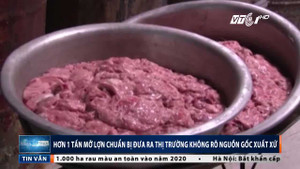Bắt quả tang hơn 1 tấn mỡ lợn bẩn chuẩn bị 'bung' ra thị trường