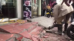 Hà Nội ra quân dẹp 'cướp' vỉa hè: Hàng loạt công trình bị phá bỏ