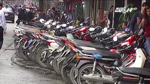 Hà Nội: Sau dẹp 'cướp' vỉa hè, giá vé giữ xe tăng 'cắt cổ'