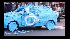 Clip: Ôtô đỗ nhầm vào chỗ dành cho người khuyết tật và cái kết 'đắng'