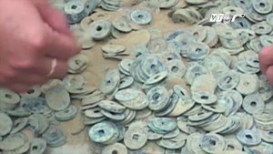 Phát hiện hũ tiền cổ nặng 9 kg ở Hà Tĩnh