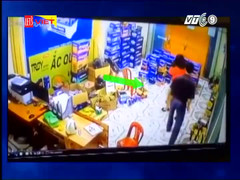 Công an điều tra clip chồng dùng điếu cày đánh vợ dã man ở Ninh Bình