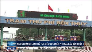 Người dân háo hức đi làm thẻ lưu thông miễn phí qua cầu Bến Thủy