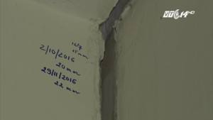 2 nhà dân đột ngột sụt lún ở trung tâm TP.HCM