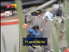 Quá trình giải cứu 11 người mắc kẹt trên sân thượng tòa nhà bị cháy ở TP.HCM