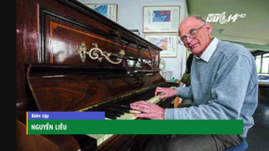 Thợ sửa đàn phát hiện kho báu 'khủng' trong chiếc piano cổ