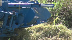 Nông dân Khánh Hòa chế máy cuộn rơm chạy đa địa hình khiến nhiều người thán phục