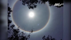 Mặt trời kỳ lạ xuất hiện ở hàng loạt tỉnh miền Trung khiến nhiều người hoang mang