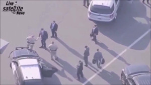 Cận cảnh đoàn xe chở Giám đốc FBI bị sa thải ra sân bay