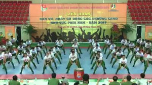 Sinh viên ĐH Cảnh sát nhân dân nhảy dân vũ sôi động như vũ công chuyên nghiệp