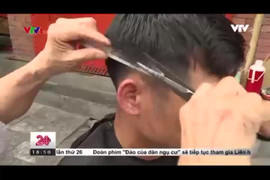 Video: Cụ bà 80 tuổi 60 năm cắt tóc cho nam giới ở phố cổ Hà Nội