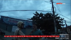 'Ma men' không chịu ký biên bản còn lăng mạ, thách thức cảnh sát giao thông