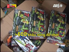 Kiểm tra cửa hàng đồ chơi trẻ em, phát hiện hơn 700 sản phẩm cấm buôn bán