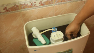 Video: Tuyệt chiêu tiết kiệm nước hiệu quả mùa nắng nóng