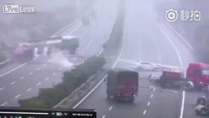 Xe tải lao sang đường ngược chiều gây tai nạn liên hoàn thảm khốc