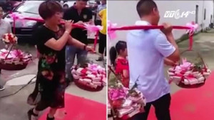 Nhà trai 'còng lưng' gánh 3,3 tỷ đồng tiền mặt đến nhà gái xin dâu